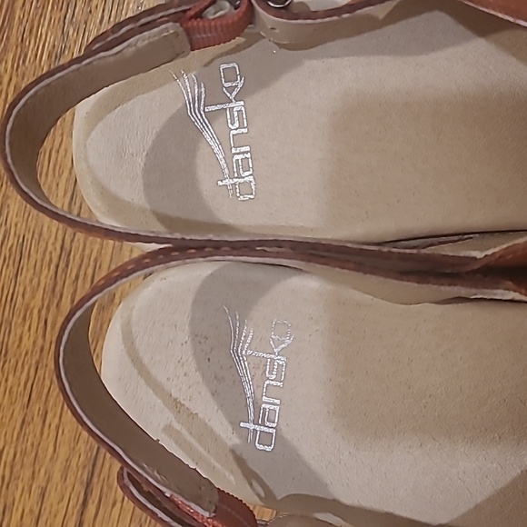 Dansko leather sandal. - Picture 2 of 6
